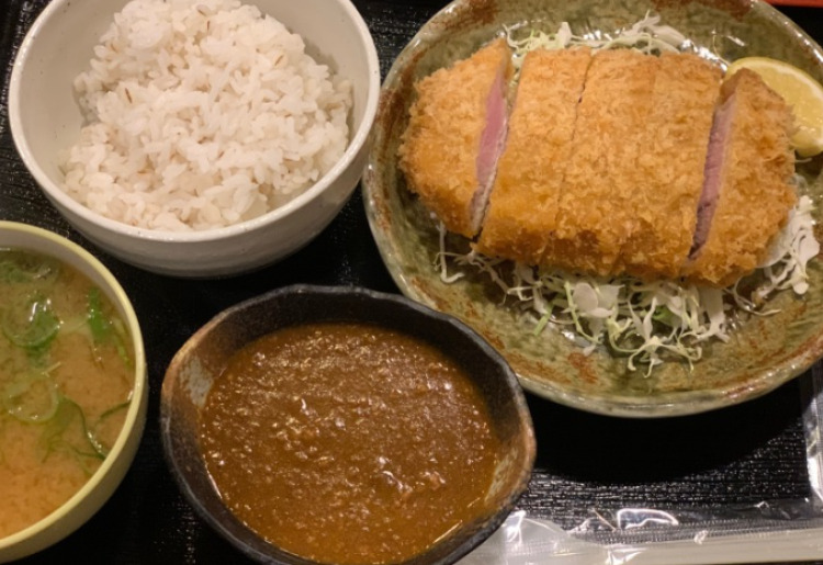 喜來喫飯のランチは全部で６種類！各700円、トッピングカレー100円とお得です！